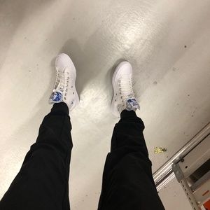 White converse